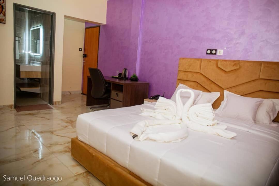 Complexe Hotelier And 와가두구 외부 사진