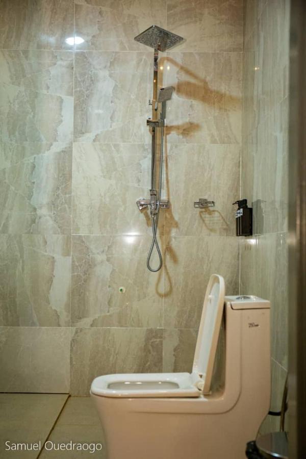 Complexe Hotelier And 와가두구 외부 사진